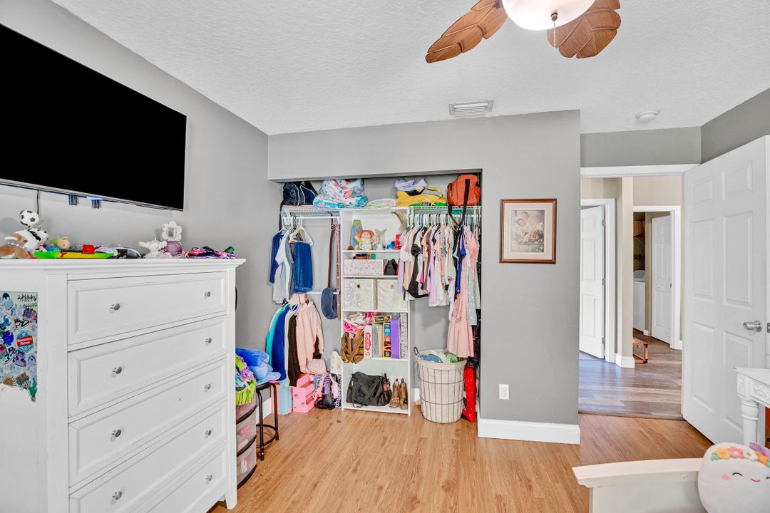 For Sale: $465,000 (3 beds, 2 baths, 1416 Square Feet)