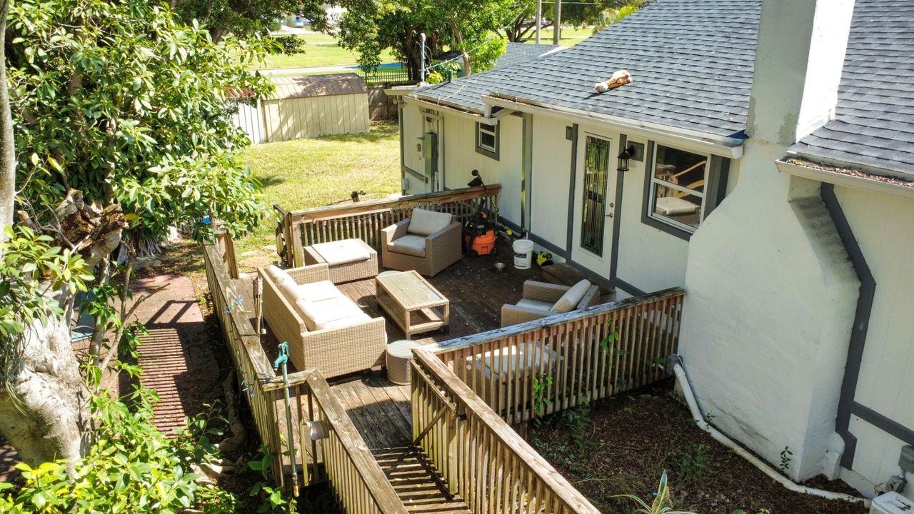 For Rent: $2,800 (2 beds, 2 baths, 1107 Square Feet)