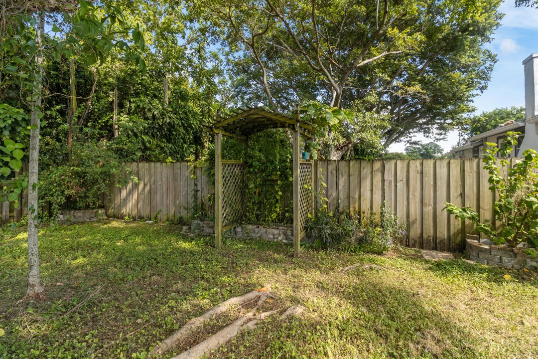 For Rent: $2,800 (2 beds, 2 baths, 1107 Square Feet)