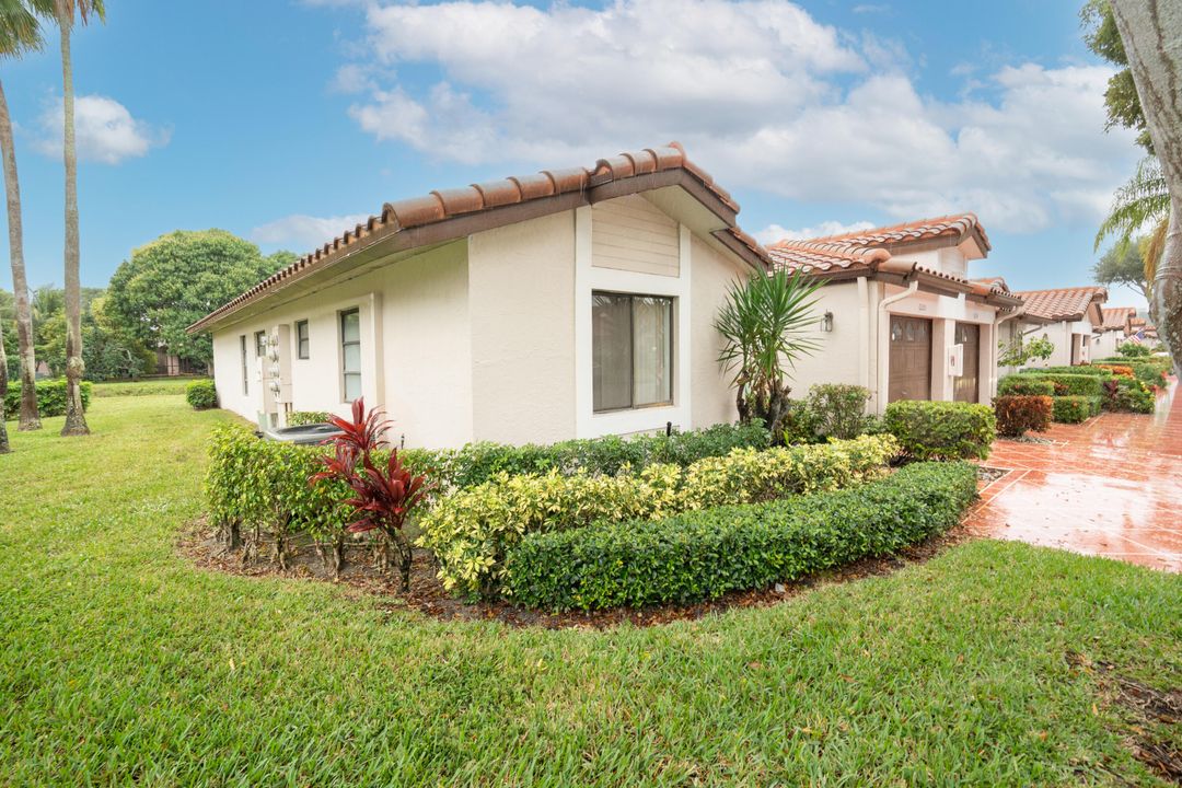 出租: $3,100 (2 贝兹, 2 浴室, 1345 平方英尺)