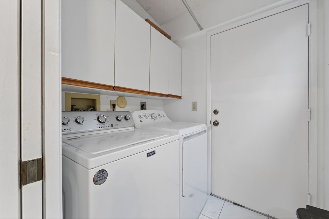 出租: $3,100 (2 贝兹, 2 浴室, 1345 平方英尺)