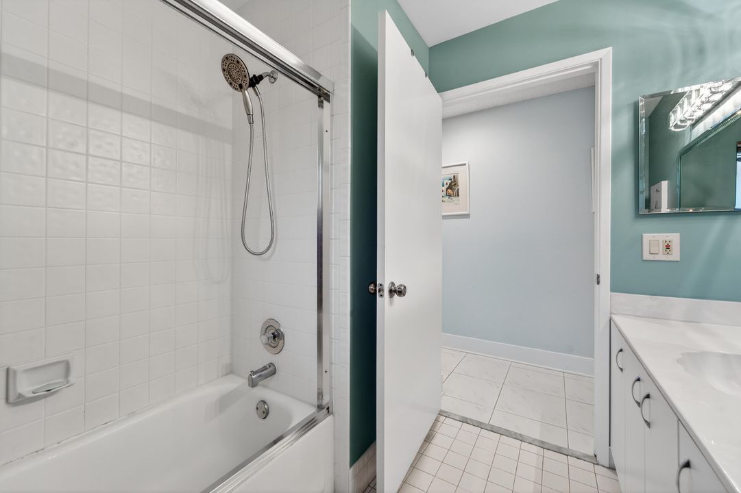 出租: $3,100 (2 贝兹, 2 浴室, 1345 平方英尺)