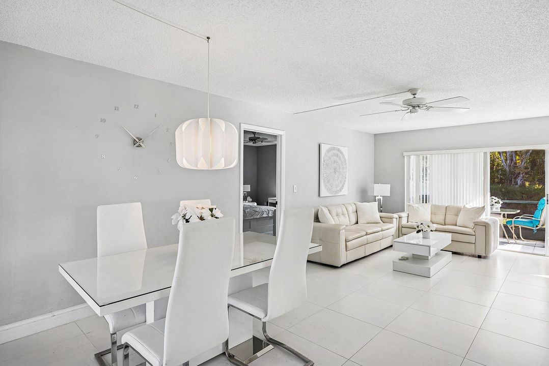 En Venta: $179,500 (2 camas, 2 baños, 978 Pies cuadrados)