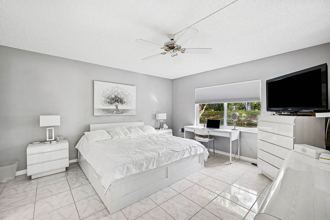 En Venta: $179,500 (2 camas, 2 baños, 978 Pies cuadrados)