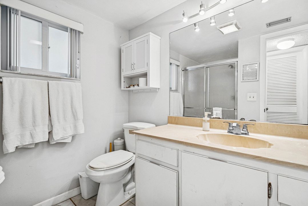 En Venta: $179,500 (2 camas, 2 baños, 978 Pies cuadrados)