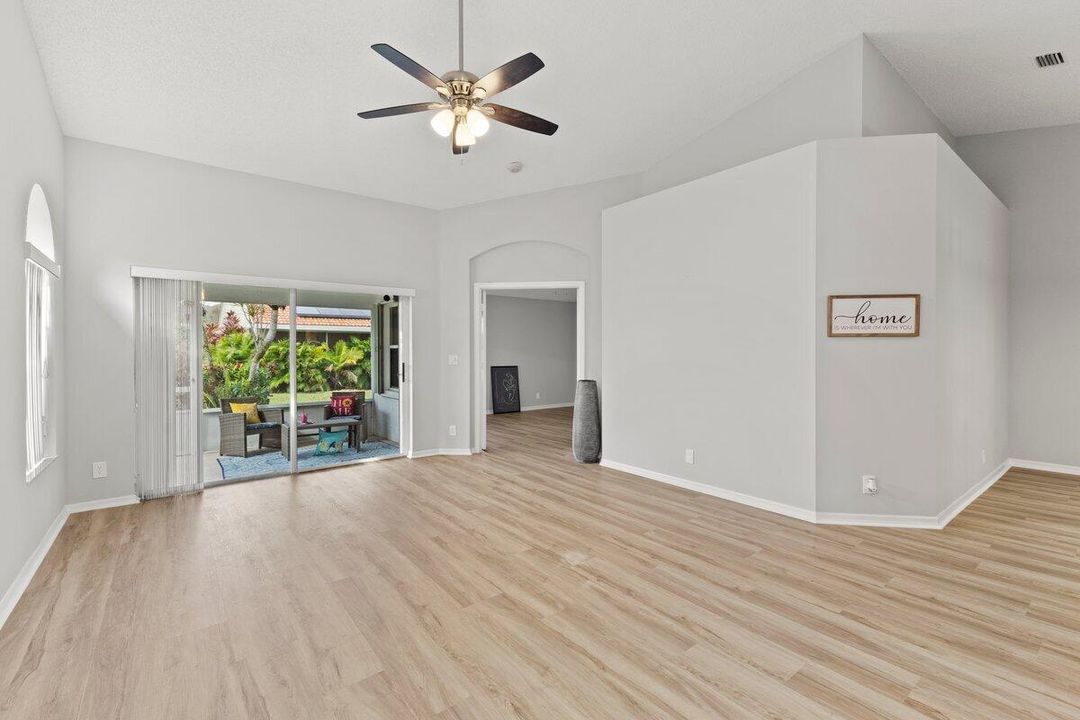 На продажу: $349,000 (3 спален, 2 ванн, 1437 Квадратных фут)