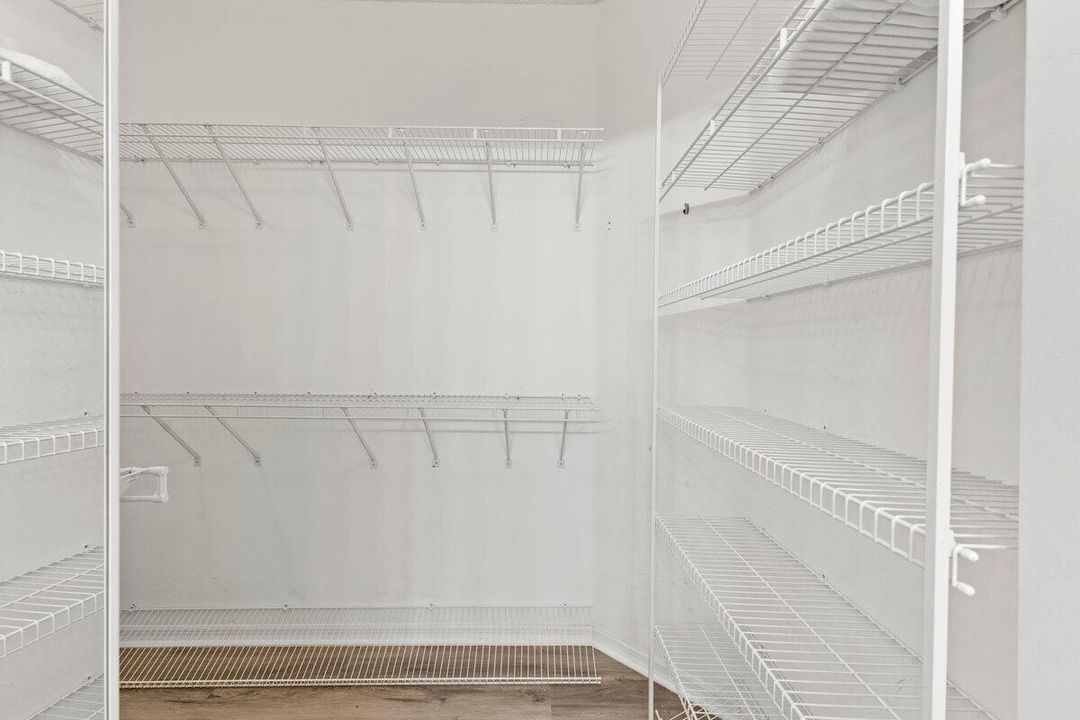 На продажу: $349,000 (3 спален, 2 ванн, 1437 Квадратных фут)