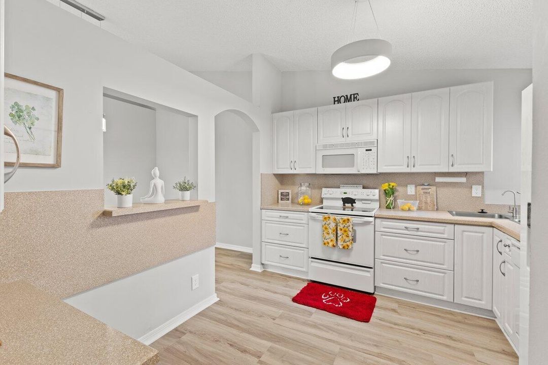 На продажу: $349,000 (3 спален, 2 ванн, 1437 Квадратных фут)