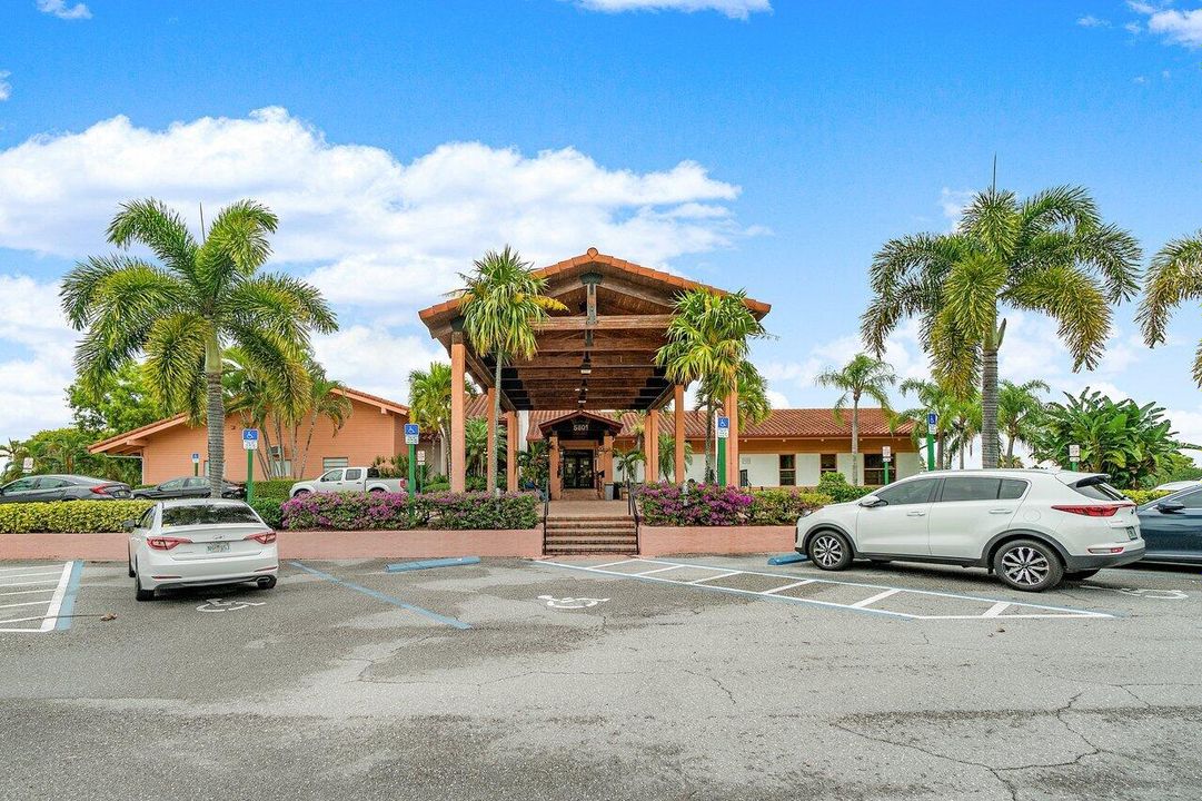 En Venta: $179,500 (2 camas, 2 baños, 978 Pies cuadrados)