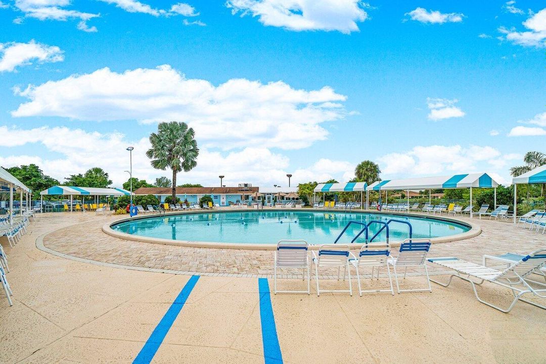 En Venta: $179,500 (2 camas, 2 baños, 978 Pies cuadrados)