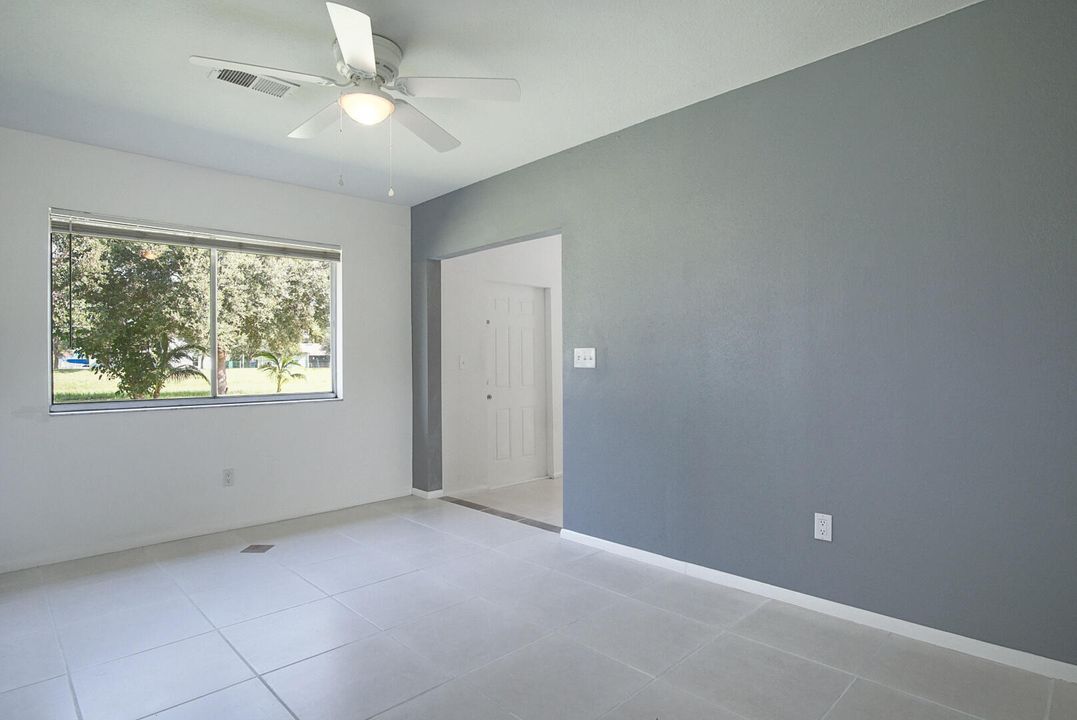 出租: $2,450 (3 贝兹, 2 浴室, 1476 平方英尺)