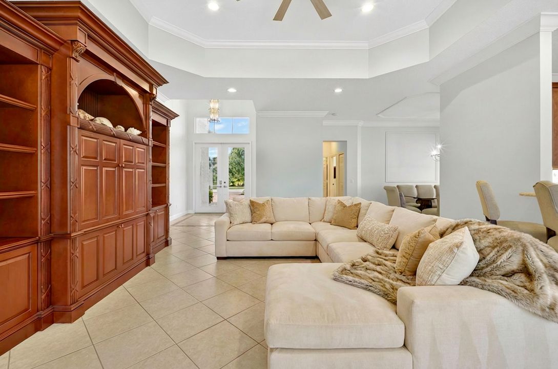 En Venta: $540,000 (2 camas, 2 baños, 2023 Pies cuadrados)