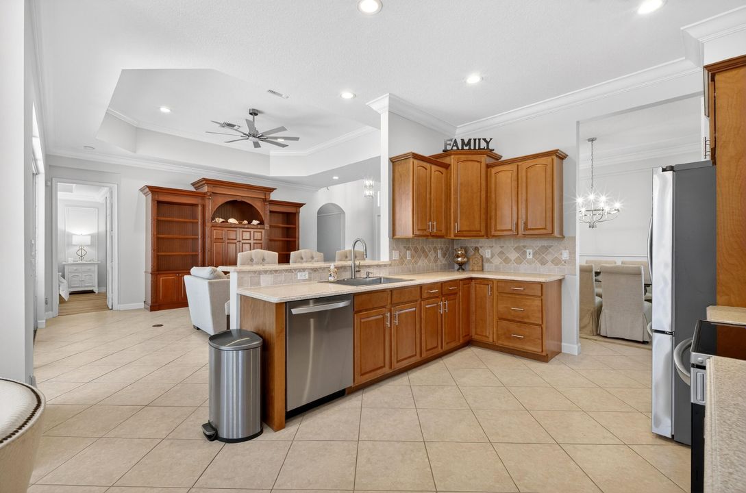 En Venta: $540,000 (2 camas, 2 baños, 2023 Pies cuadrados)