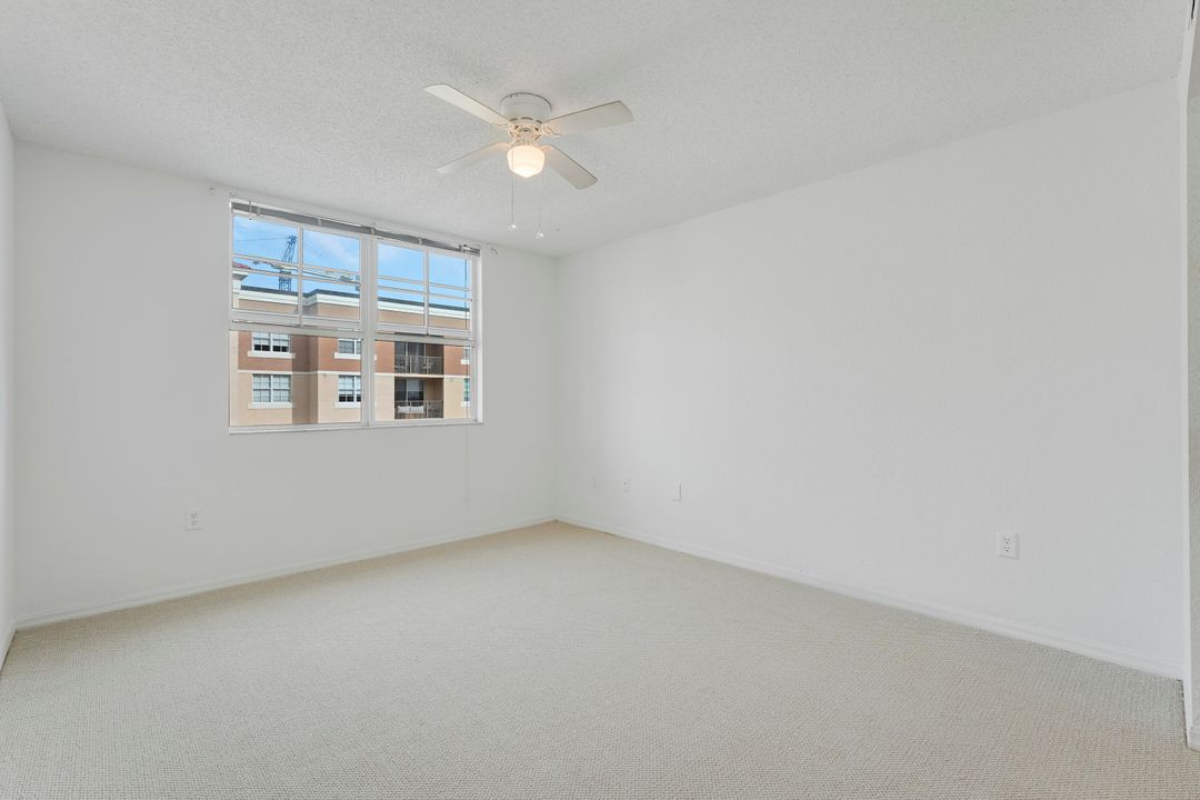 For Sale: $495,000 (2 beds, 2 baths, 1071 Square Feet)