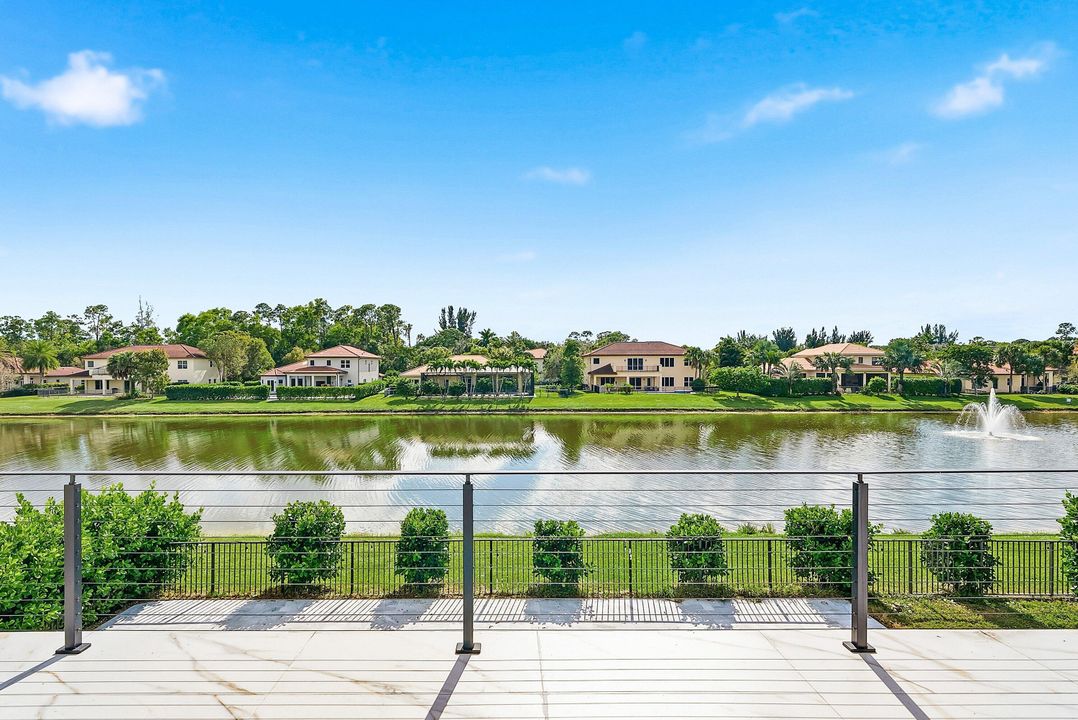 For Sale: $1,500,000 (6 beds, 6 baths, 5014 Square Feet)