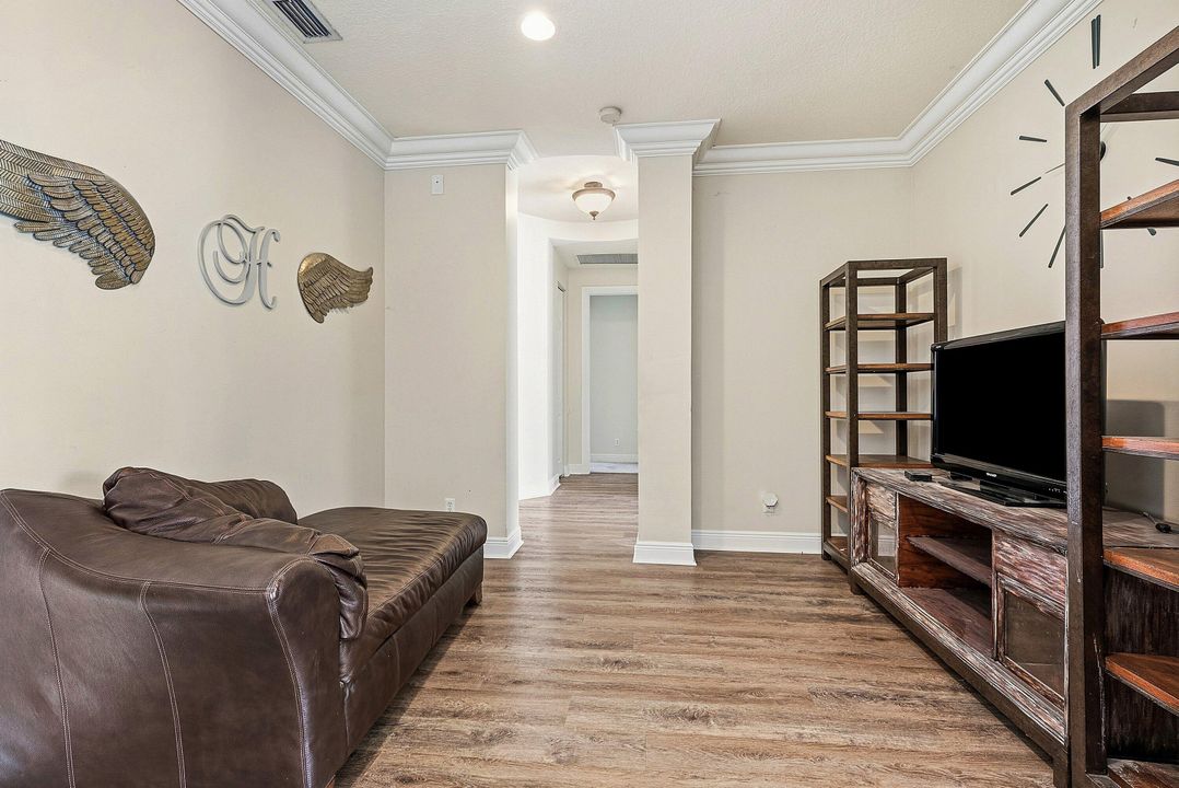 For Sale: $1,500,000 (6 beds, 6 baths, 5014 Square Feet)