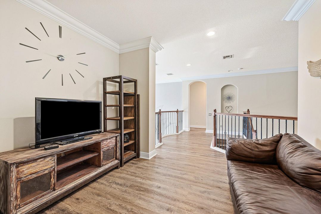 For Sale: $1,500,000 (6 beds, 6 baths, 5014 Square Feet)