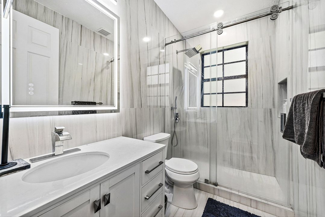 For Sale: $1,500,000 (6 beds, 6 baths, 5014 Square Feet)