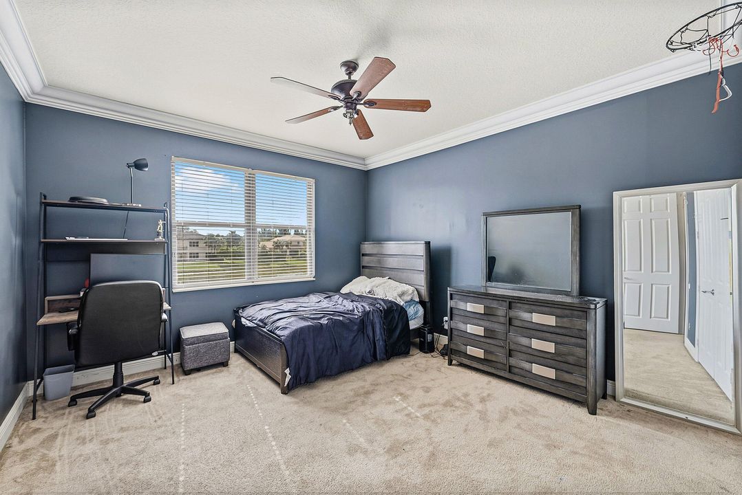 For Sale: $1,500,000 (6 beds, 6 baths, 5014 Square Feet)