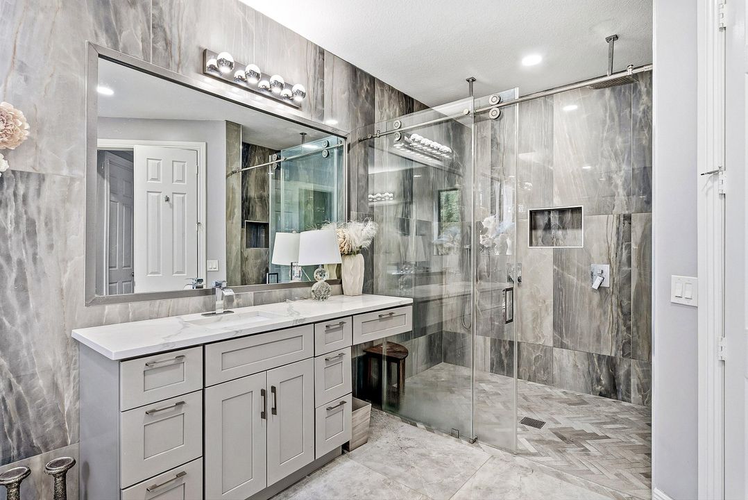 For Sale: $1,500,000 (6 beds, 6 baths, 5014 Square Feet)