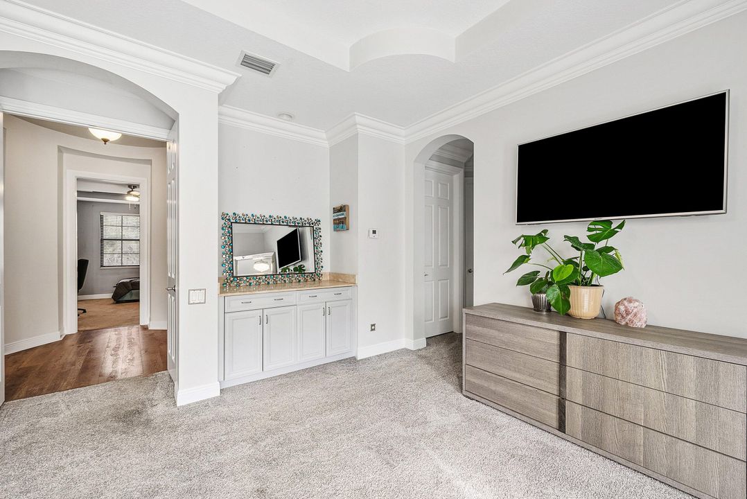 For Sale: $1,500,000 (6 beds, 6 baths, 5014 Square Feet)