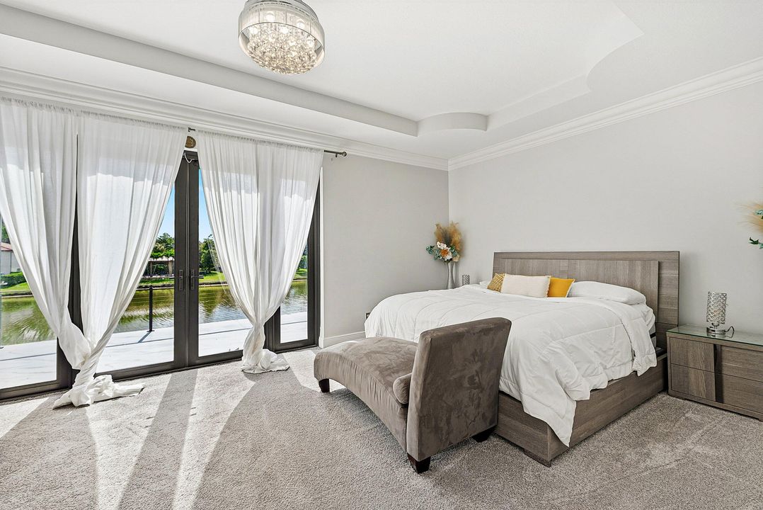 For Sale: $1,500,000 (6 beds, 6 baths, 5014 Square Feet)