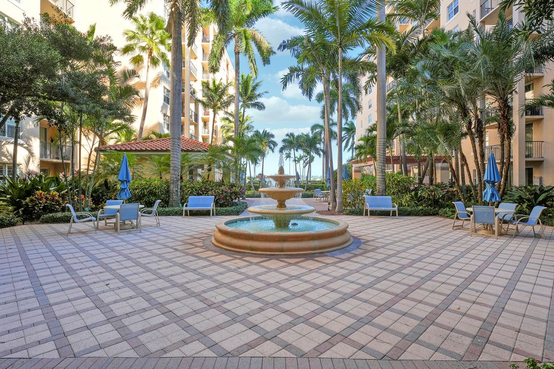 For Sale: $495,000 (2 beds, 2 baths, 1071 Square Feet)