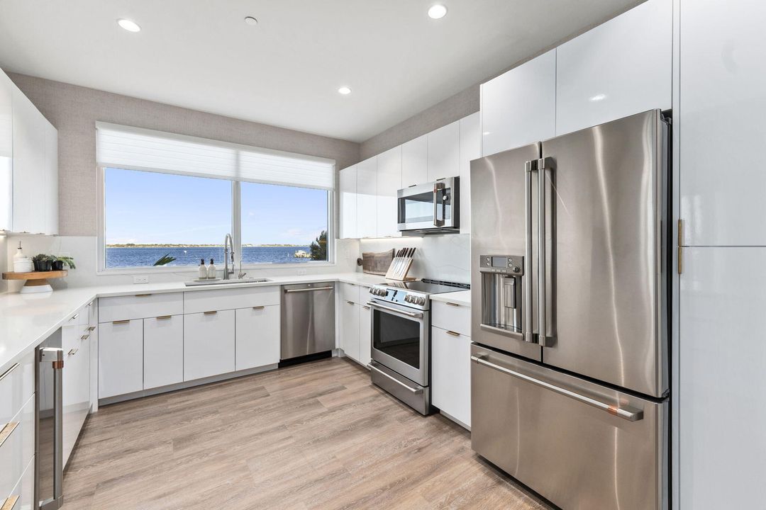 En Venta: $2,490,000 (3 camas, 2 baños, 2119 Pies cuadrados)