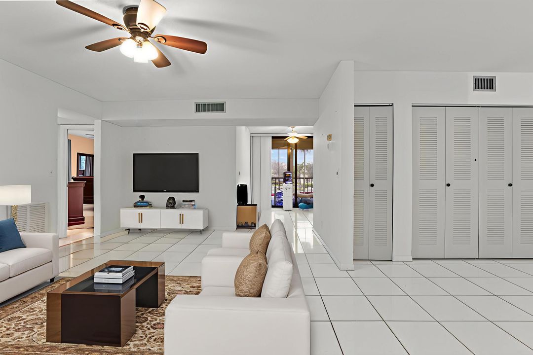 На продажу: $219,000 (2 спален, 2 ванн, 1050 Квадратных фут)