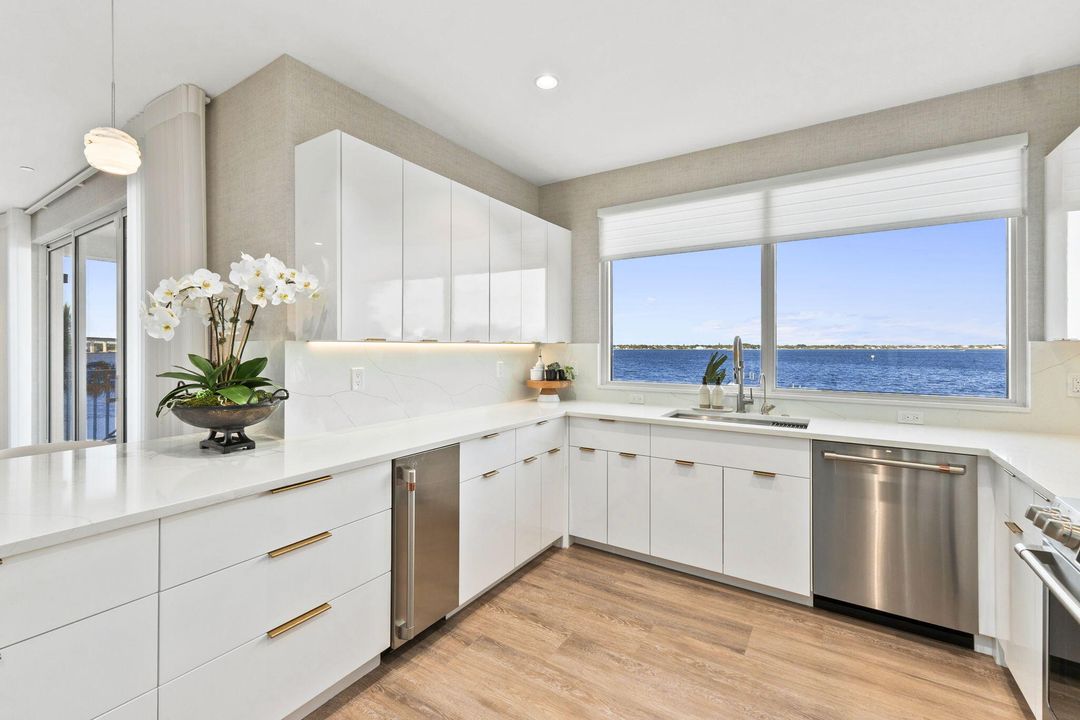 En Venta: $2,490,000 (3 camas, 2 baños, 2119 Pies cuadrados)