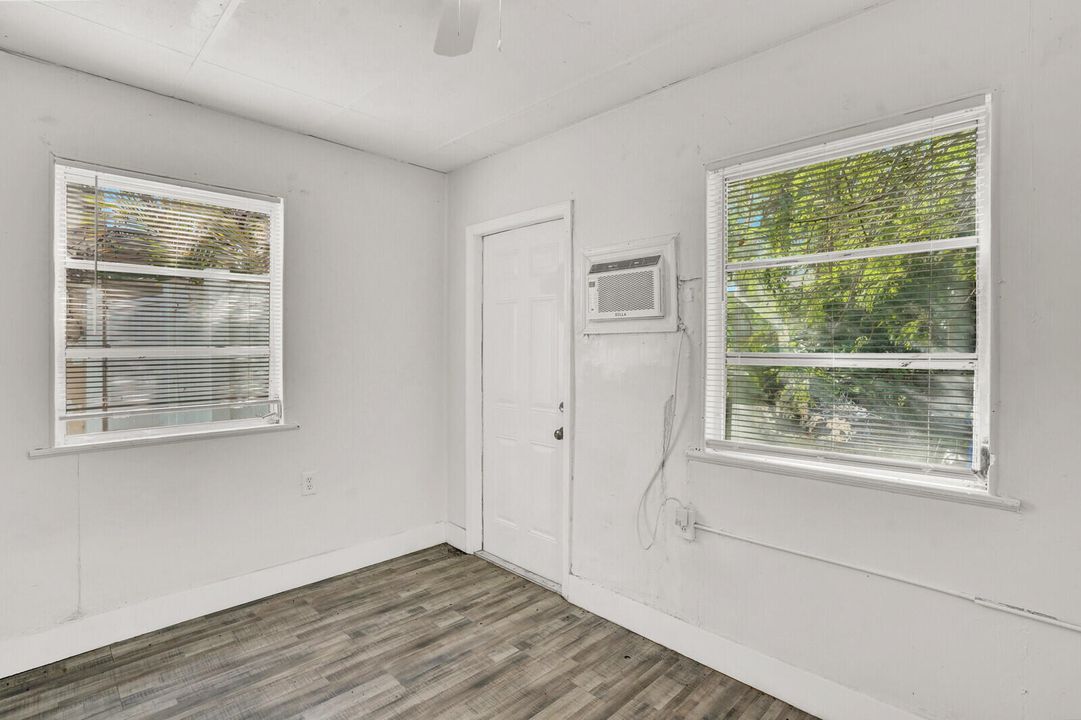 待售: $399,700 (0 贝兹, 0 浴室, 944 平方英尺)