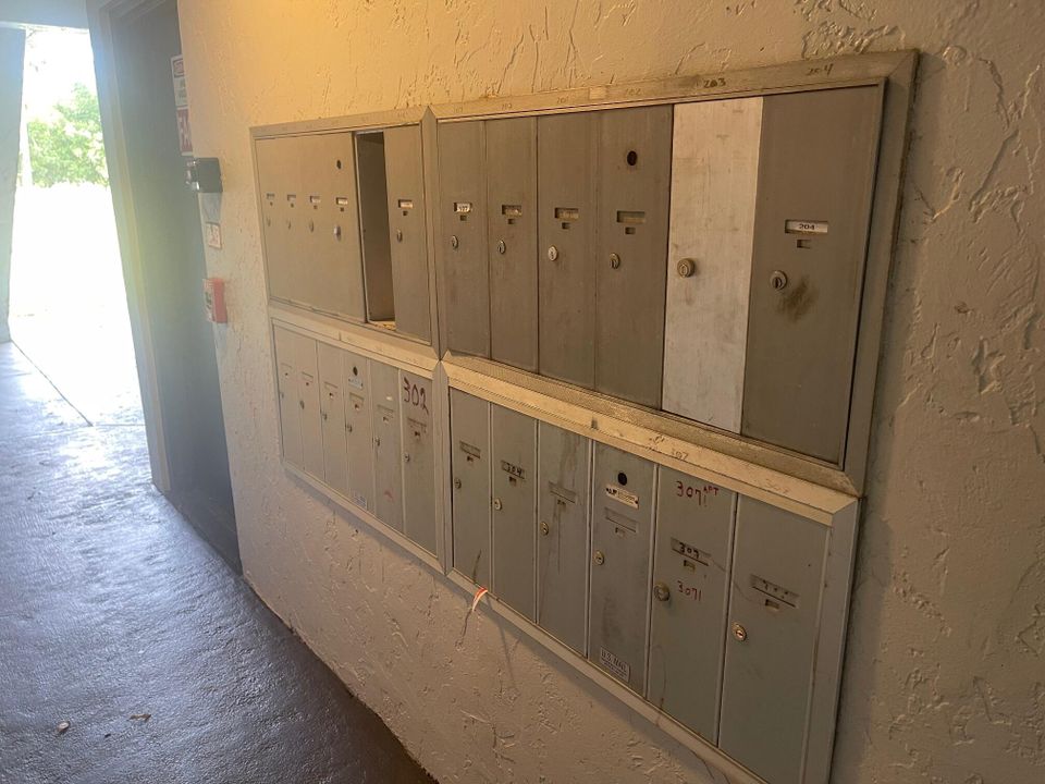 出租: $1,550 (1 贝兹, 1 浴室, 540 平方英尺)