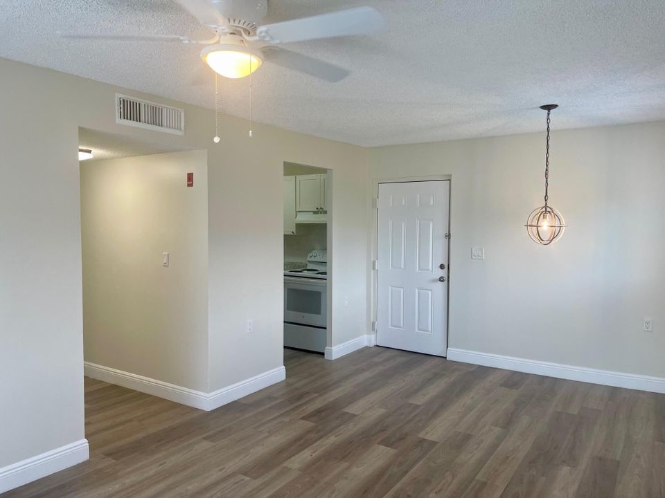 出租: $1,550 (1 贝兹, 1 浴室, 540 平方英尺)