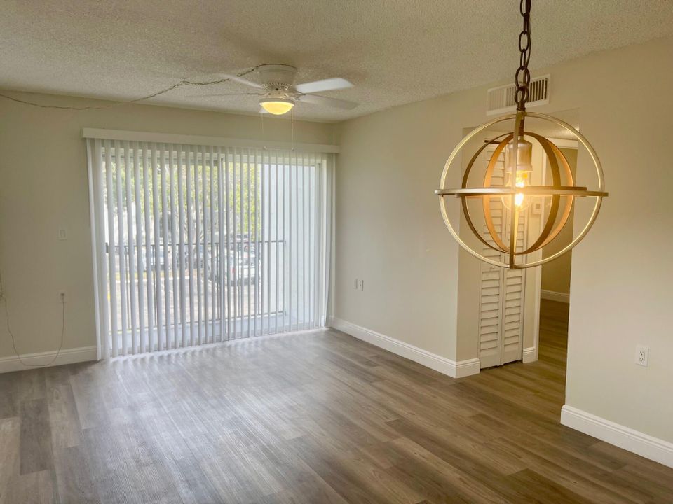 出租: $1,550 (1 贝兹, 1 浴室, 540 平方英尺)