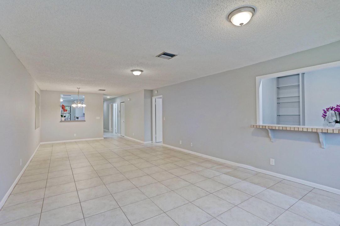 待售: $343,000 (2 贝兹, 2 浴室, 1348 平方英尺)