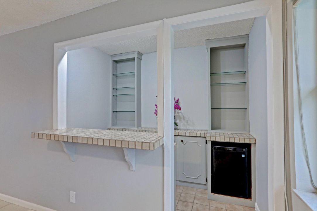 待售: $343,000 (2 贝兹, 2 浴室, 1348 平方英尺)