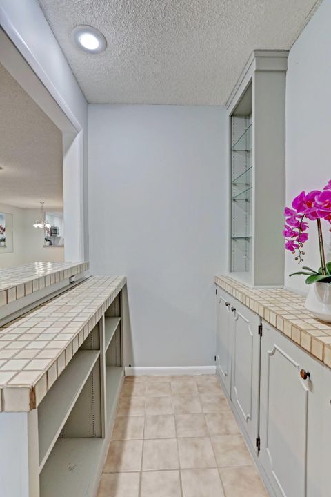 待售: $343,000 (2 贝兹, 2 浴室, 1348 平方英尺)