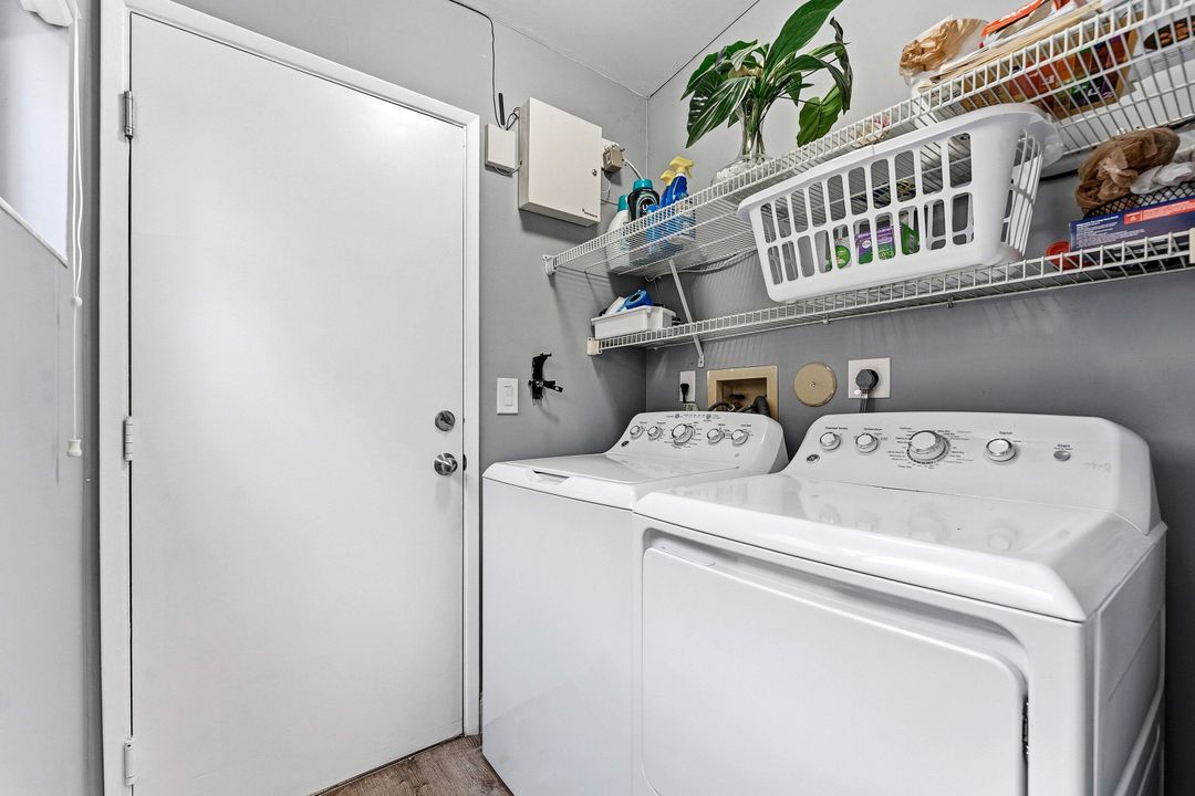 For Sale: $369,000 (2 beds, 2 baths, 1437 Square Feet)