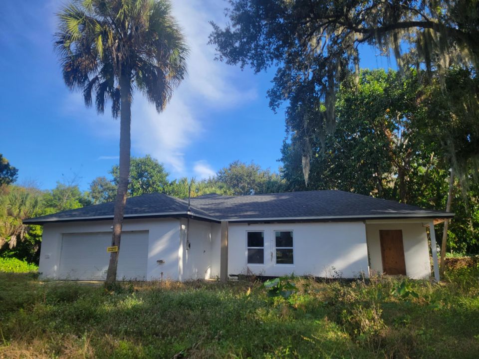 For Sale: $198,900 (4 beds, 2 baths, 2434 Square Feet)