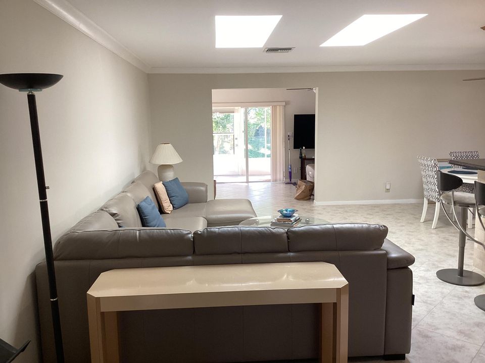 На продажу: $439,900 (2 спален, 2 ванн, 1527 Квадратных фут)