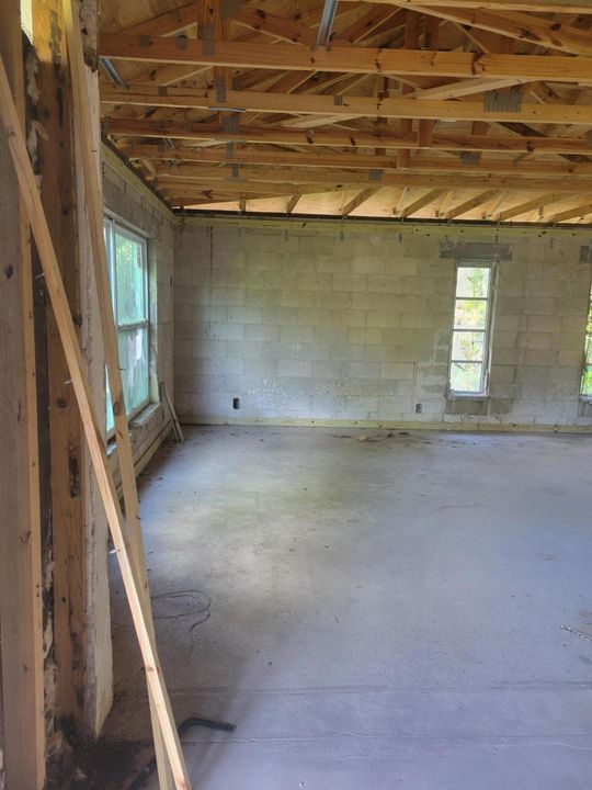 For Sale: $198,900 (4 beds, 2 baths, 2434 Square Feet)