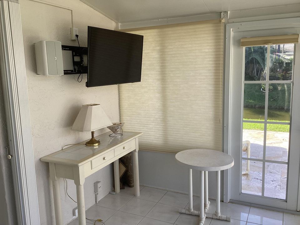 На продажу: $439,900 (2 спален, 2 ванн, 1527 Квадратных фут)