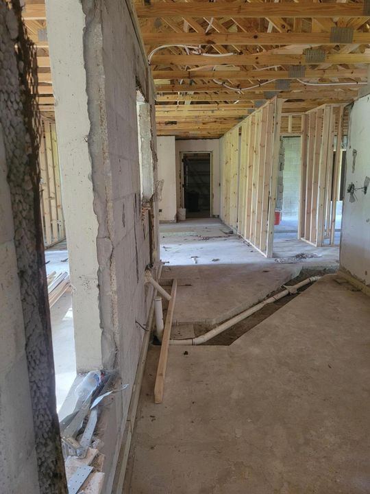 For Sale: $198,900 (4 beds, 2 baths, 2434 Square Feet)