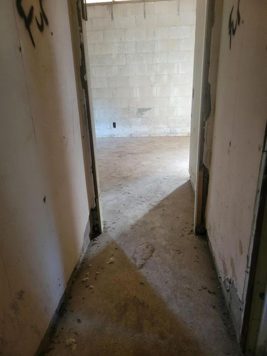 For Sale: $198,900 (4 beds, 2 baths, 2434 Square Feet)