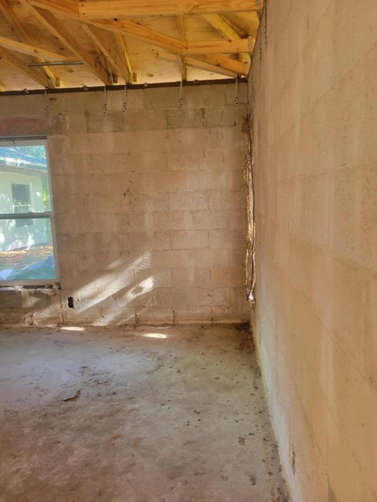 For Sale: $198,900 (4 beds, 2 baths, 2434 Square Feet)