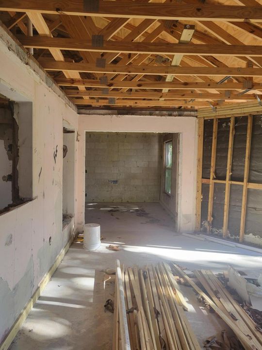 For Sale: $198,900 (4 beds, 2 baths, 2434 Square Feet)