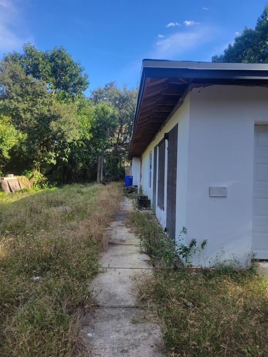 For Sale: $198,900 (4 beds, 2 baths, 2434 Square Feet)