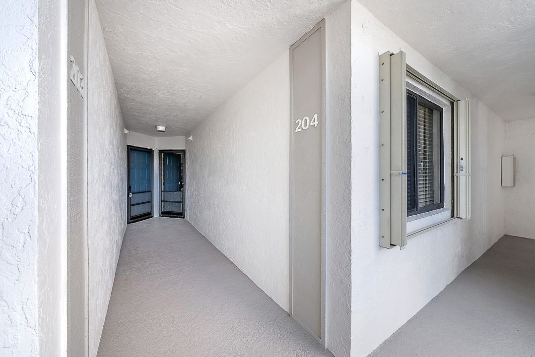 待售: $315,000 (1 贝兹, 1 浴室, 860 平方英尺)