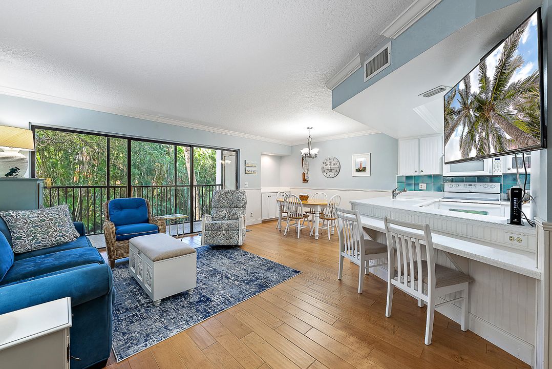 待售: $315,000 (1 贝兹, 1 浴室, 860 平方英尺)