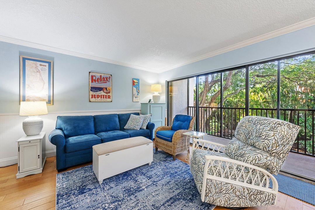 待售: $315,000 (1 贝兹, 1 浴室, 860 平方英尺)